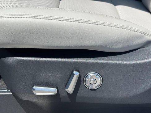 New 2026 Lincoln Navigator Reserve AWD/4WD image 15