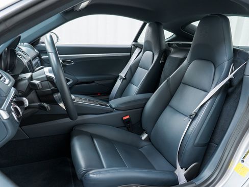 Certified 2024 Porsche 718 Cayman S image 5