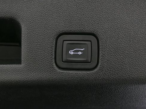 Used 2024 Chevrolet Traverse Z71 AWD/4WD image 13
