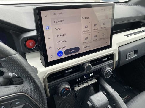 Used 2024 Toyota Tacoma TRD Off-Road image 18