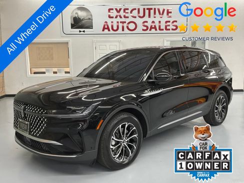 Used 2025 Lincoln Nautilus Premier AWD/4WD image 1
