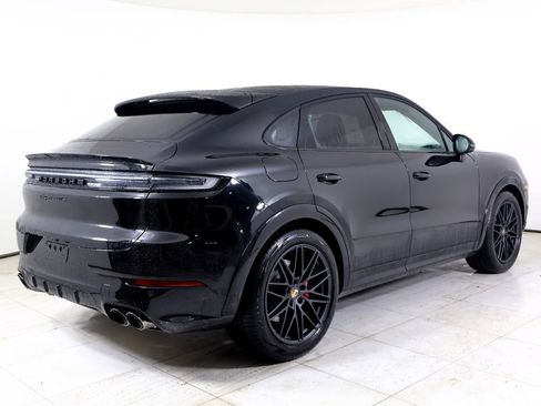 New 2026 Porsche Cayenne GTS image 32