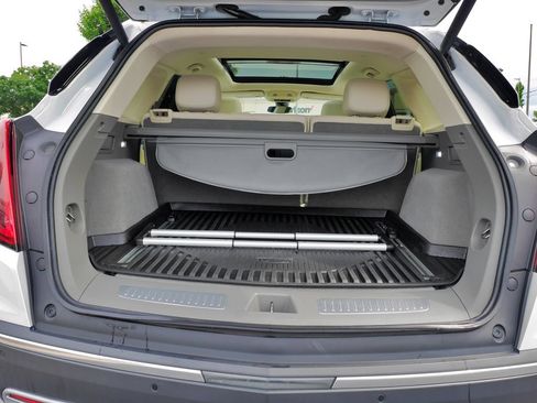 Used 2021 Cadillac XT5 Premium Luxury w/ LPO, Floor Liner Package FWD image 17
