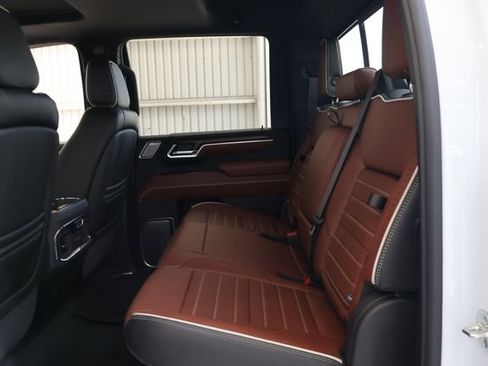 New 2026 GMC Sierra 3500 Denali Ultimate AWD/4WD image 15