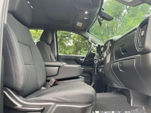 Used 2019 Chevrolet Silverado 1500 Custom w/ Custom Value Package AWD/4WD image 12