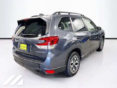 Used 2023 Subaru Forester Premium AWD/4WD image 5