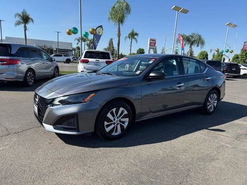 Certified 2025 Nissan Altima 2.5 S FWD image 3