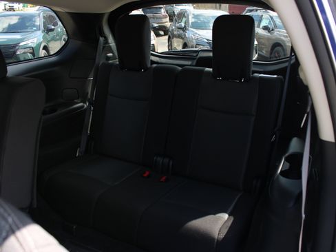Used 2020 Nissan Pathfinder SV AWD/4WD image 12