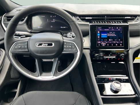 New 2026 Jeep Grand Cherokee 2WD image 23