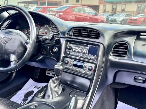 Used 2004 Chevrolet Corvette Convertible image 16