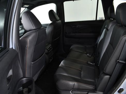 Used 2025 Honda Passport TrailSport image 16