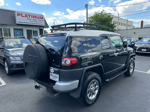 Used 2012 Toyota FJ Cruiser 4WD w/ Upgrade Pkg image 3