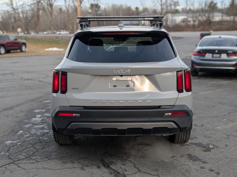 Used 2022 Kia Sorento S w/ Panoramic Sunroof Package image 10