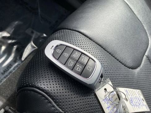 Used 2022 Hyundai Santa Fe Limited FWD image 21