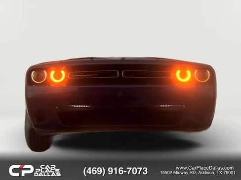 Used 2019 Dodge Challenger SXT RWD image 5