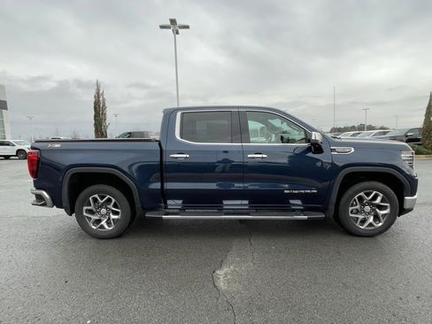 Used 2023 GMC Sierra 1500 SLT w/ SLT Premium Package image 9