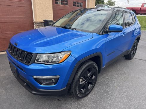 Used 2019 Jeep Compass Latitude AWD/4WD image 2