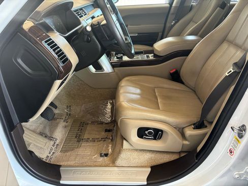 Used 2017 Land Rover Range Rover HSE image 13