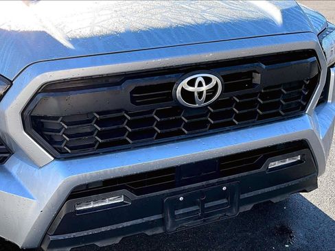 Certified 2024 Toyota Tacoma TRD Off-Road image 28