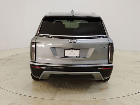 New 2026 Cadillac Vistiq Luxury w/ LPO, Floor Liner Package image 10