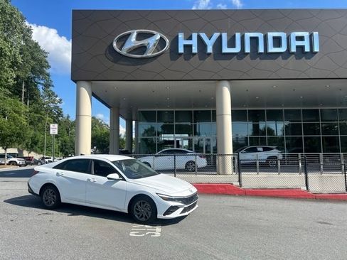 Certified 2026 Hyundai Elantra Hybrid FWD image 1