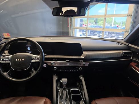 Certified 2023 Kia Telluride EX w/ EX Captain's Chair Package FWD image 19