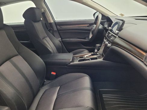 Used 2018 Honda Accord EX image 21