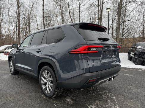 Used 2024 Toyota Grand Highlander Limited image 9