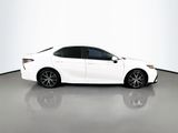 Used 2021 Toyota Camry SE image 4