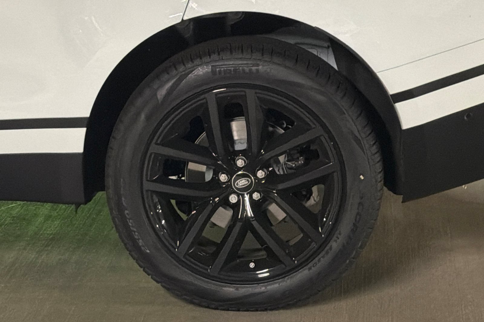 New 2026 Land Rover Range Rover Velar S AWD/4WD image 12