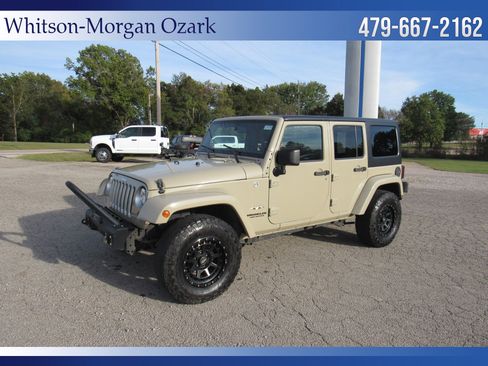 Used 2017 Jeep Wrangler Unlimited Sahara w/ Dual Top Group image 4