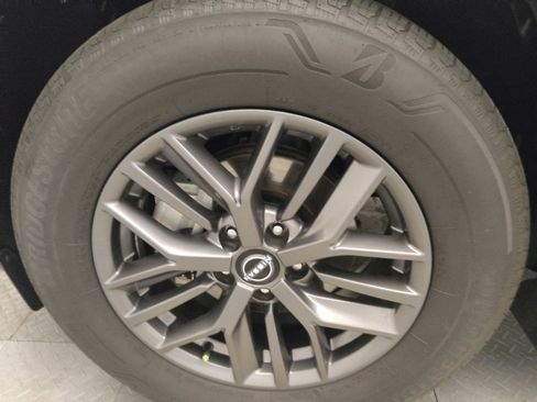 Used 2022 Nissan Rogue S FWD image 31