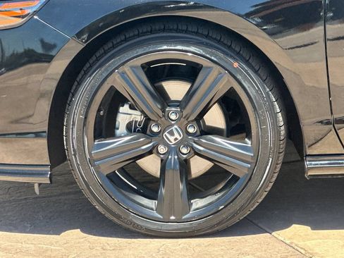 Used 2025 Honda Accord Sport image 31