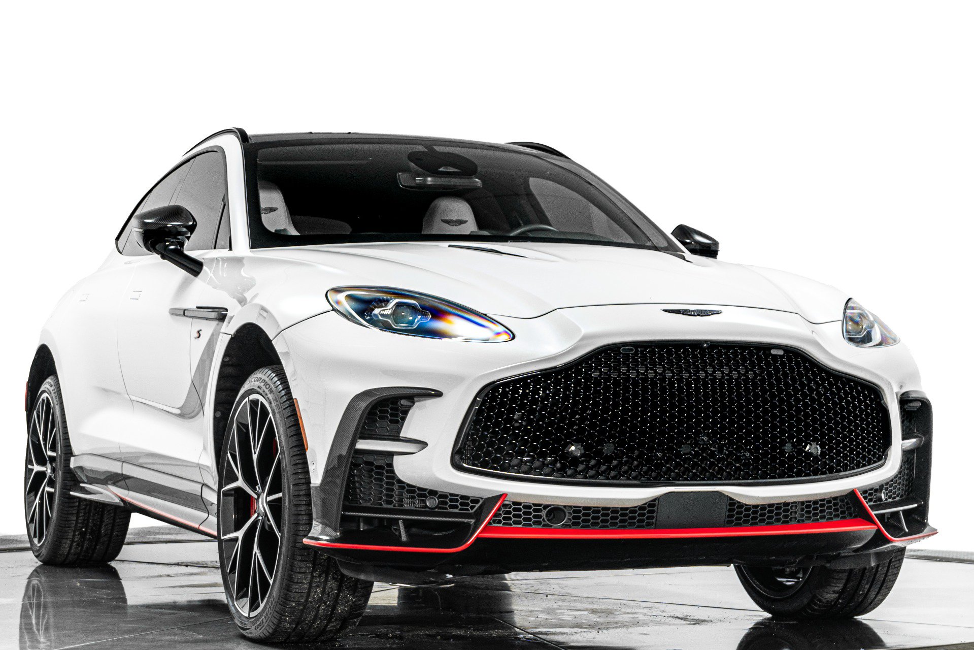 Used 2026 Aston Martin DBX S AWD/4WD image 3