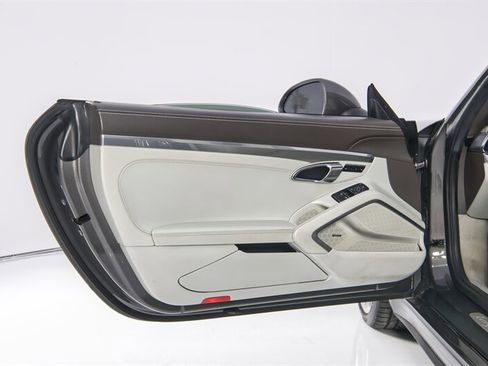Used 2014 Porsche 911 Targa 4S AWD/4WD image 16