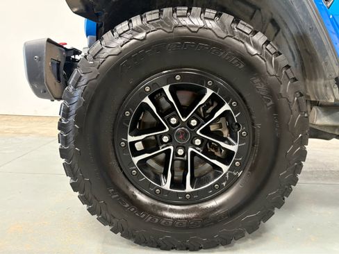 Used 2024 Jeep Wrangler Unlimited Rubicon AWD/4WD image 12