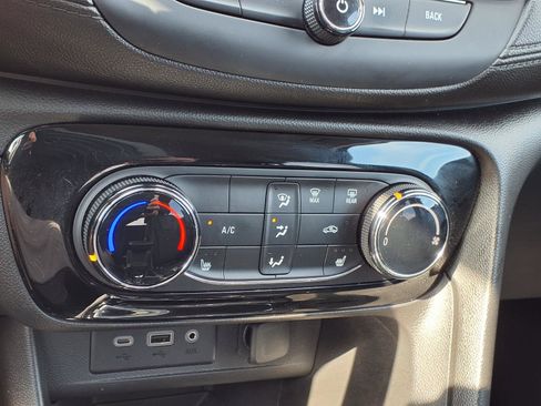 Used 2021 Buick Encore GX Preferred w/ Cold Weather Comfort Package FWD image 6