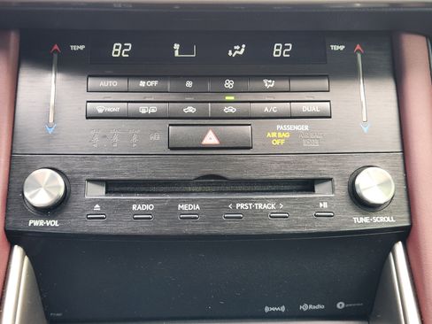 Used 2017 Lexus IS 200t image 21