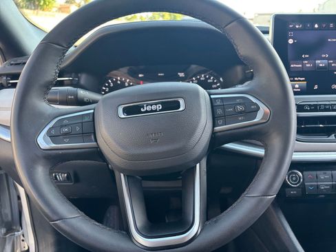 Used 2025 Jeep Compass Limited AWD/4WD image 29