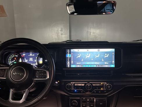 Used 2024 Jeep Wrangler High Altitude AWD/4WD image 29