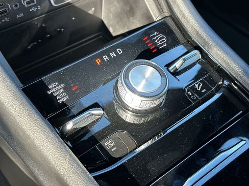 Used 2022 Jeep Grand Cherokee Overland AWD/4WD image 22