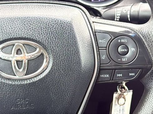 Used 2018 Toyota Camry LE FWD image 22