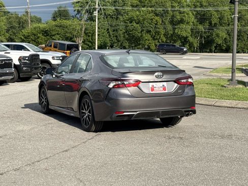 Used 2024 Toyota Camry SE FWD image 7