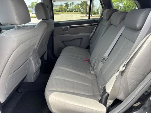 Used 2009 Hyundai Santa Fe GLS FWD image 16