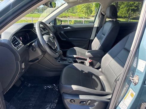 Used 2021 Volkswagen Tiguan SEL AWD/4WD image 12