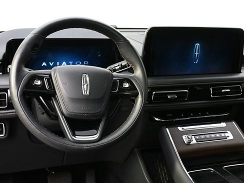 Used 2025 Lincoln Aviator Reserve w/ Luxury Package AWD/4WD image 12