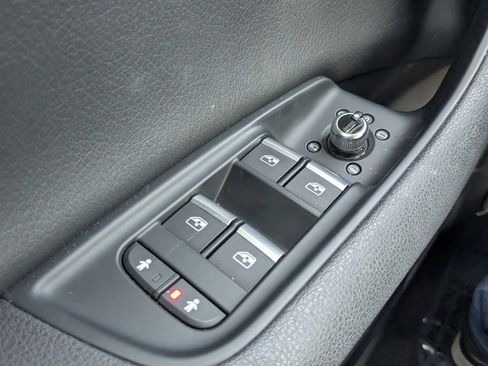 Used 2018 Audi Q7 3.0T Prestige image 12