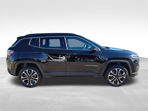 Used 2023 Jeep Compass Limited AWD/4WD image 9