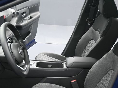 New 2026 Nissan Kicks SV AWD/4WD image 16