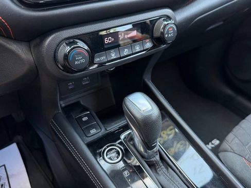 Used 2021 Nissan Kicks SR FWD image 18